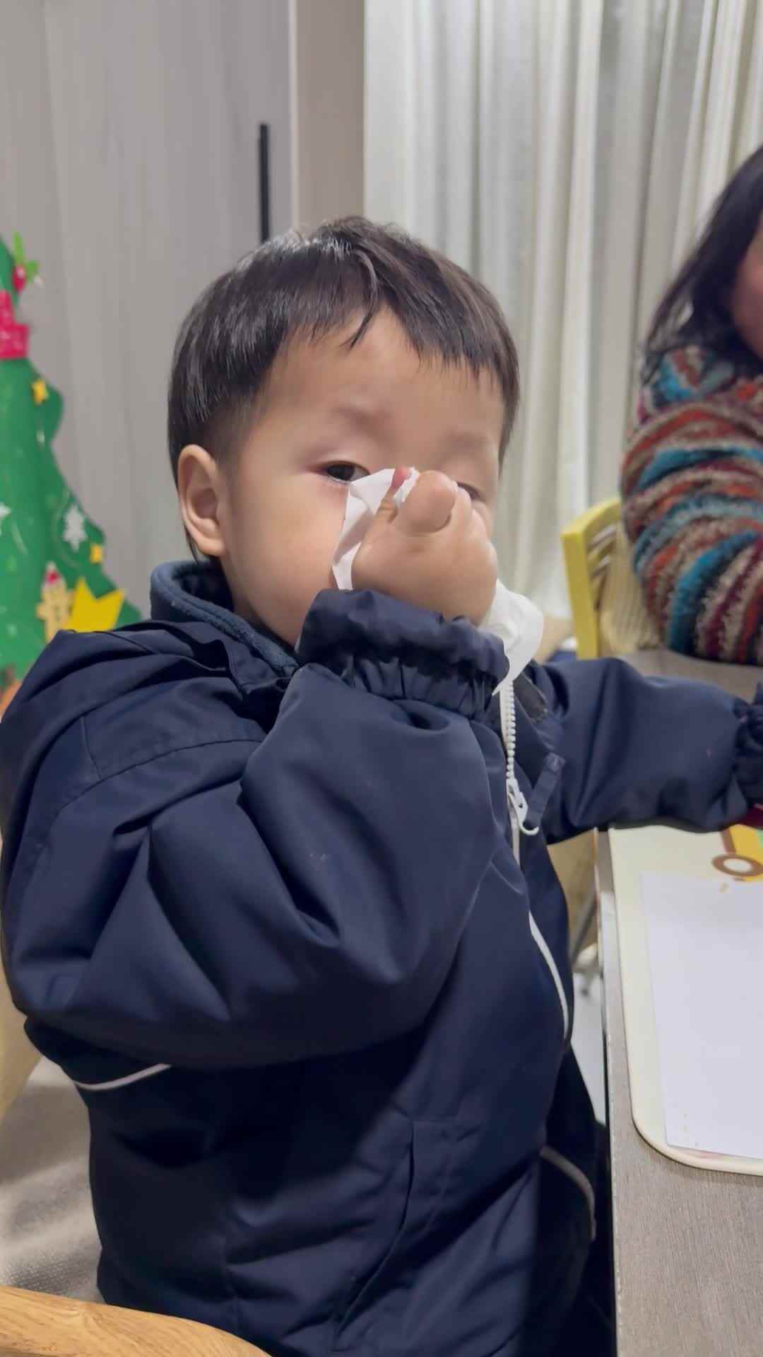 20250330实验小班刘雍洛生活