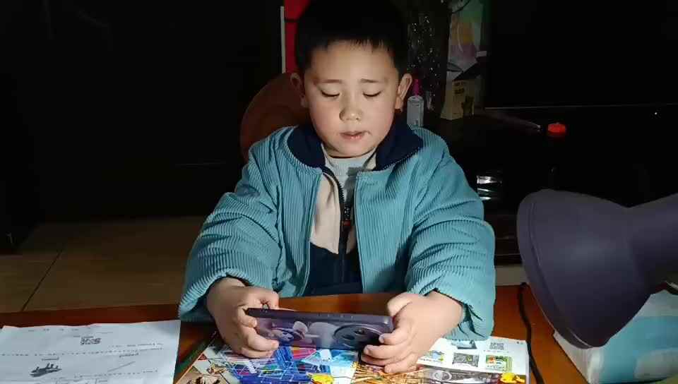 20250323大B班赵芃栎观看跟唱儿歌The Alphabet song
