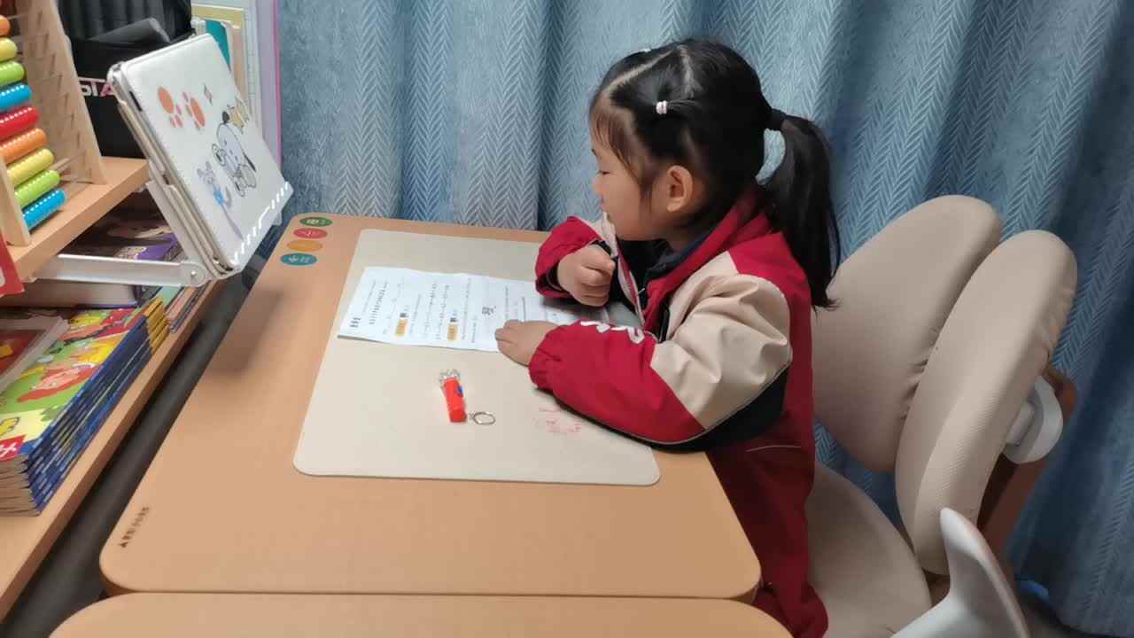 VID_20250314大B班宁汐言诵读以下词语，玩词语接龙游戏。