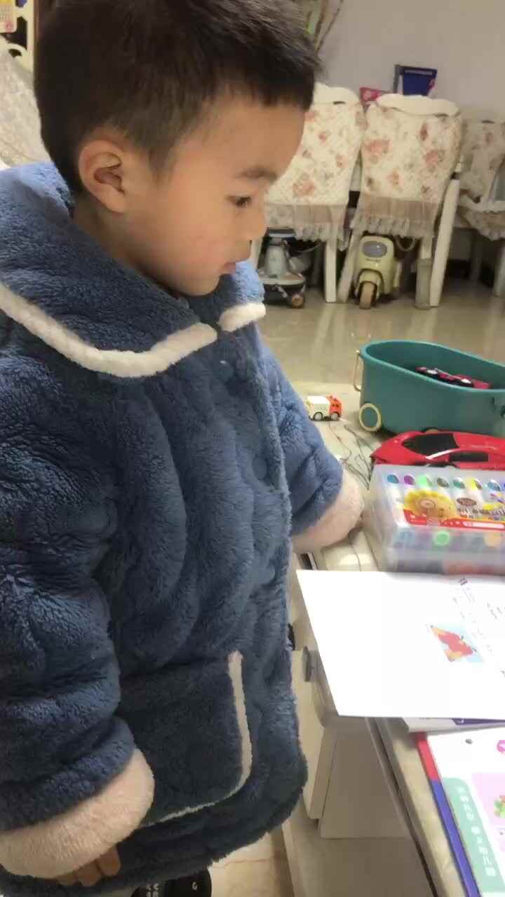 跟读视频《Fruits朗读示范》
