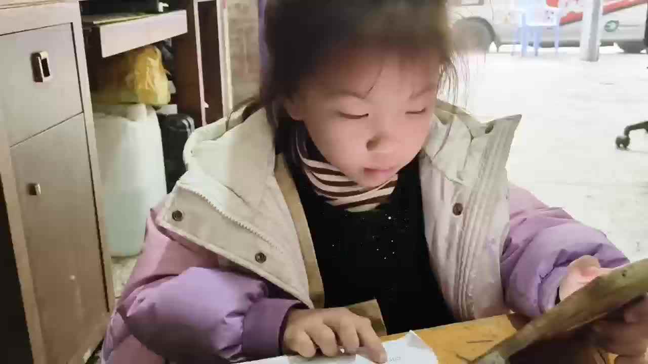 大a班唐依依指读英语