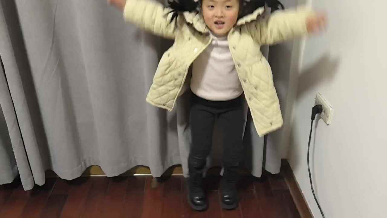 中A班2025.3.12艾琰茹—开合跳