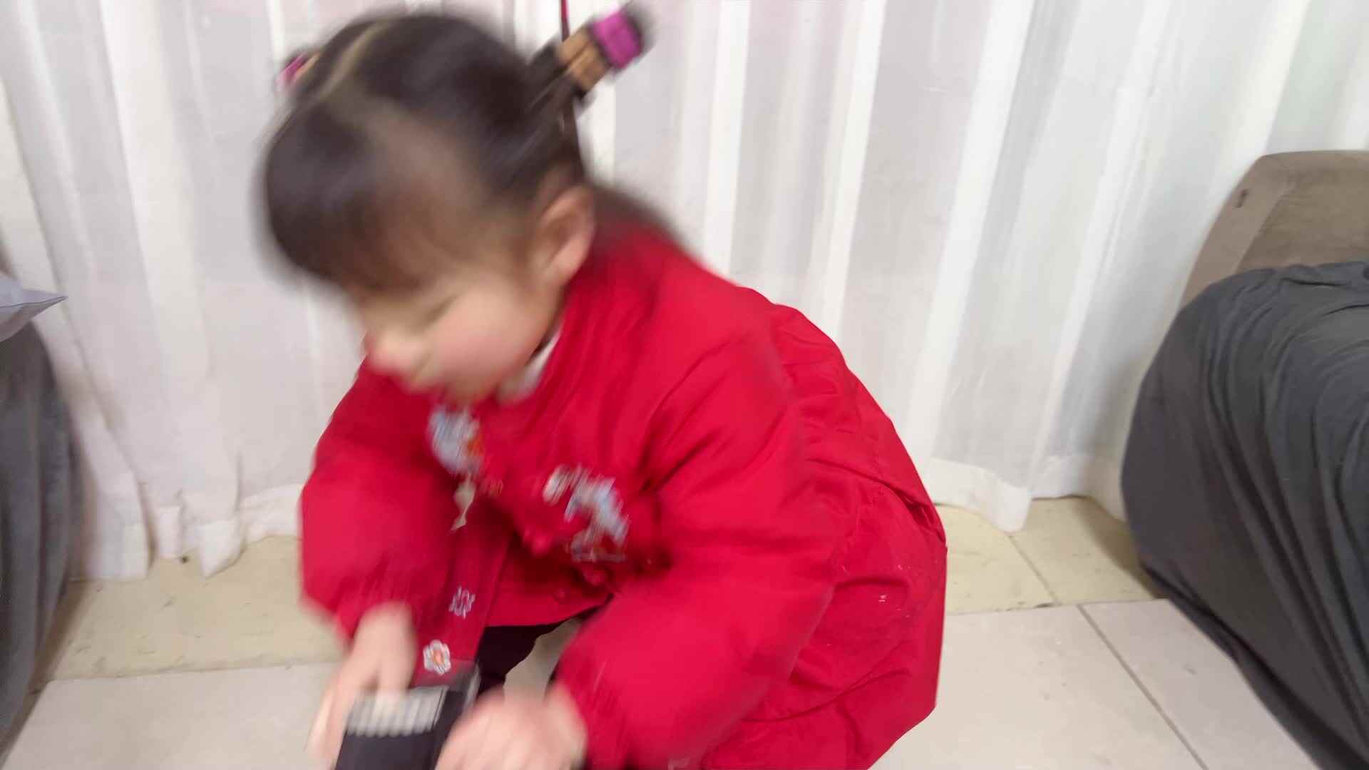 2025年3月7日中A班夏爱林～穿鞋子