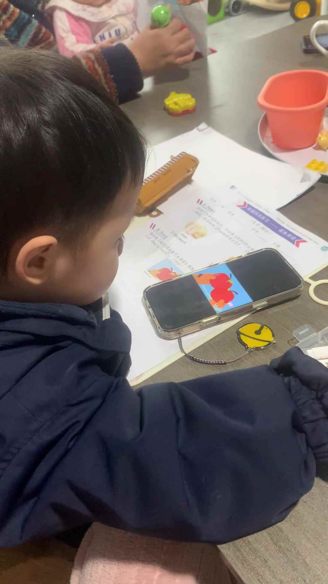 20250330实验小班刘雍洛英语