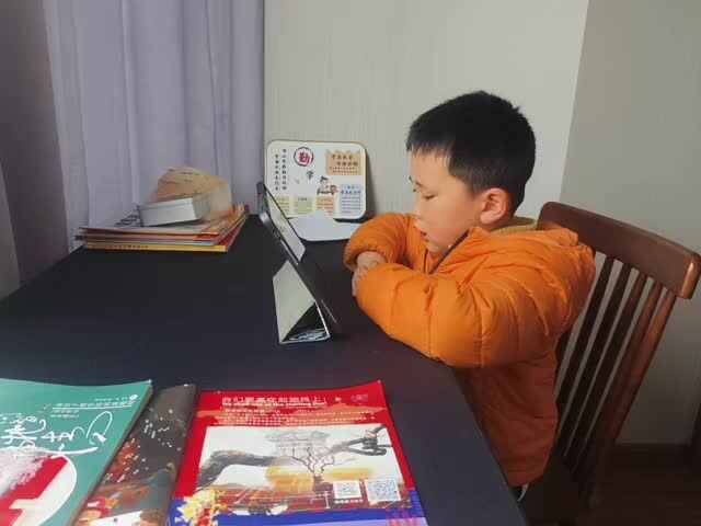 20250330大B班赵芃栎观看古诗《沁园春.雪》