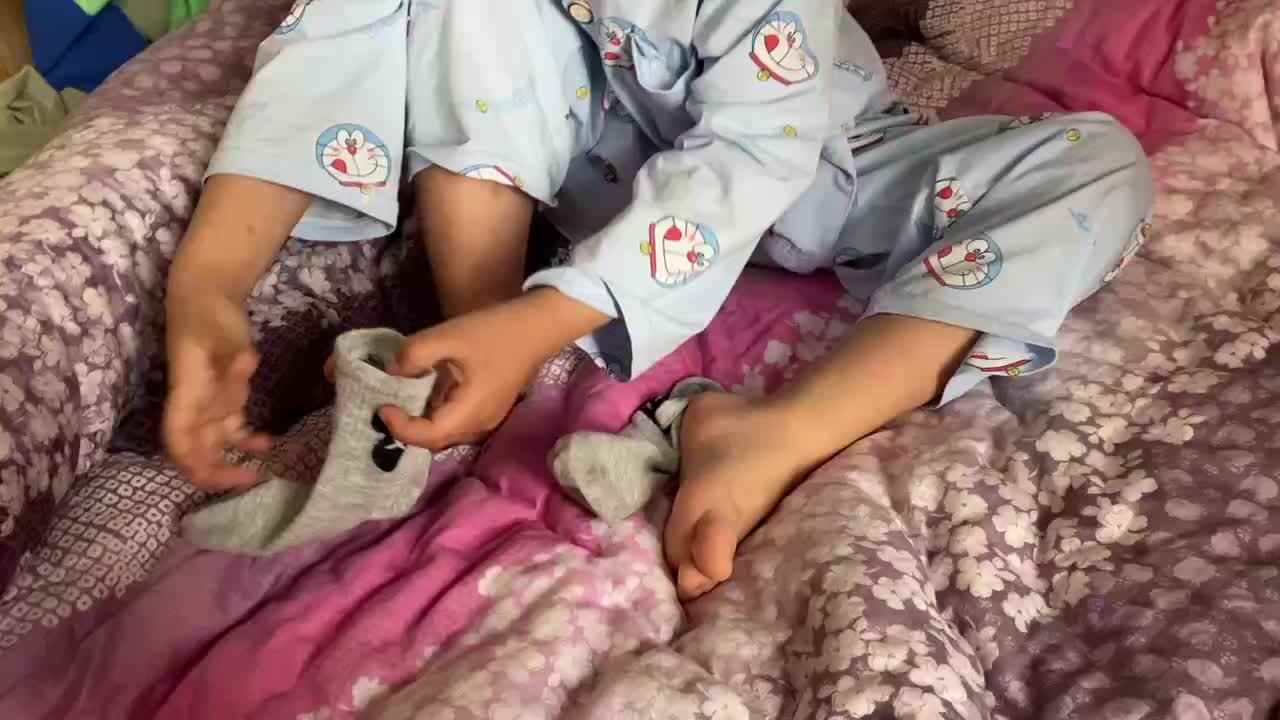 ⁣大B班吕子垚体能训练（穿脱袜子）2025.4.16
