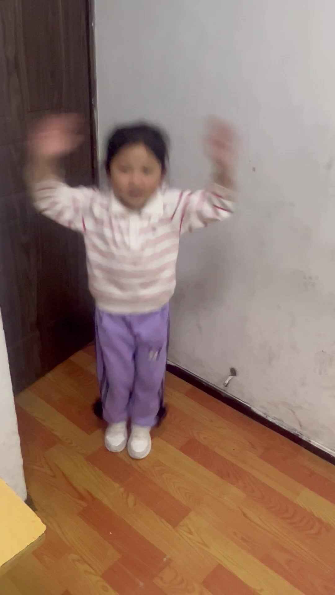 3月9日大B班李瑞溪开合跳练习