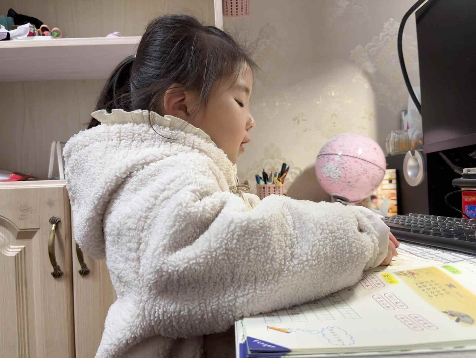 学前B班蒲依诺2025.3.31日指读(古诗 画).mp4