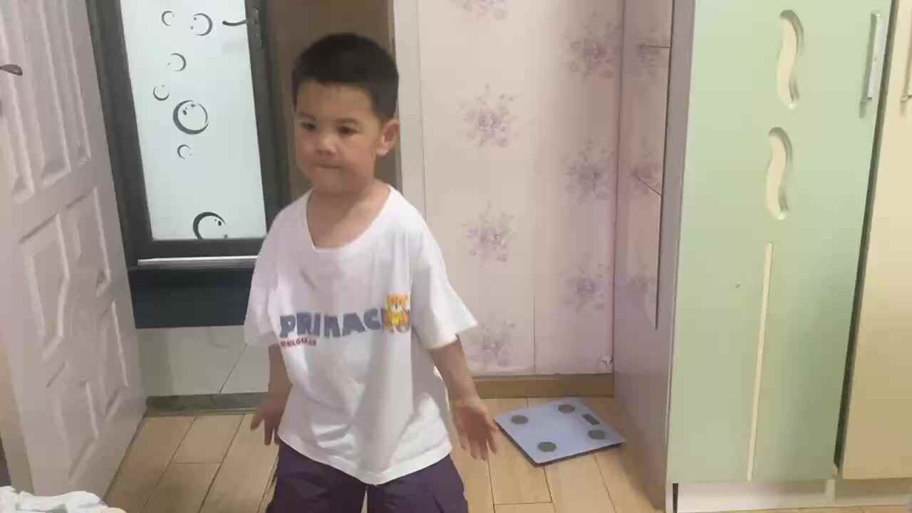 ⁣⁣⁣大B班吕子垚体能训练（开合跳）20250410