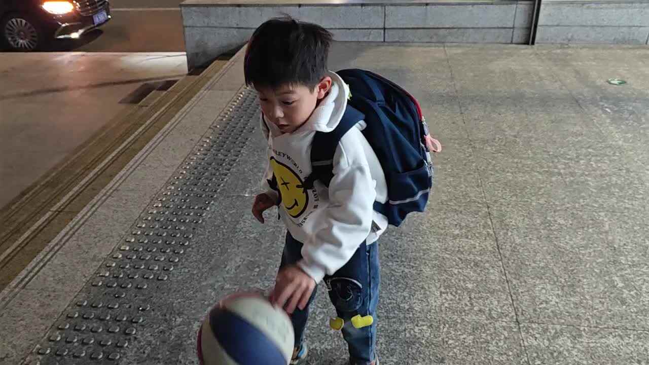 20250402学A班郭睿珩-篮球护球手