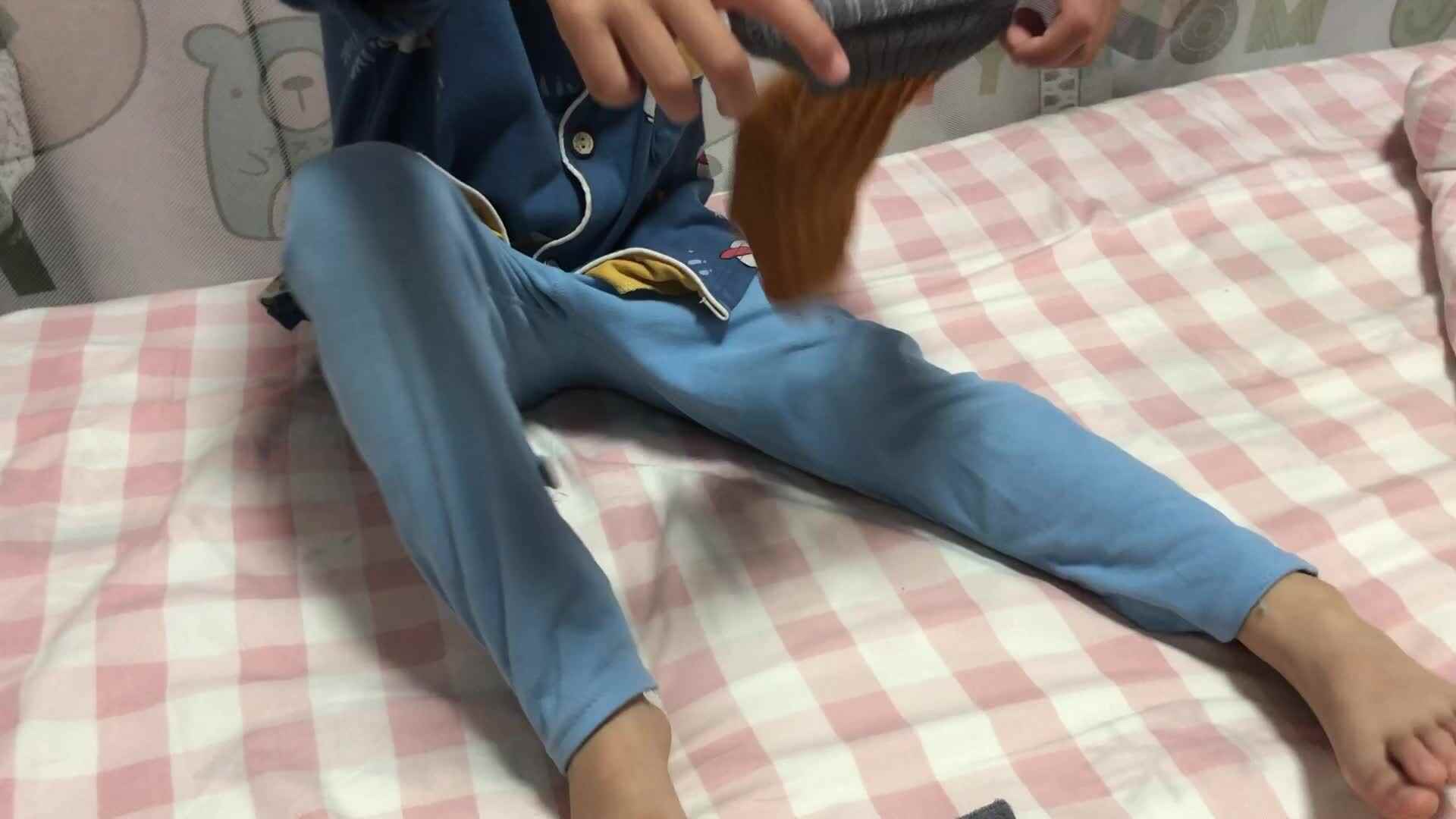 练习穿袜子