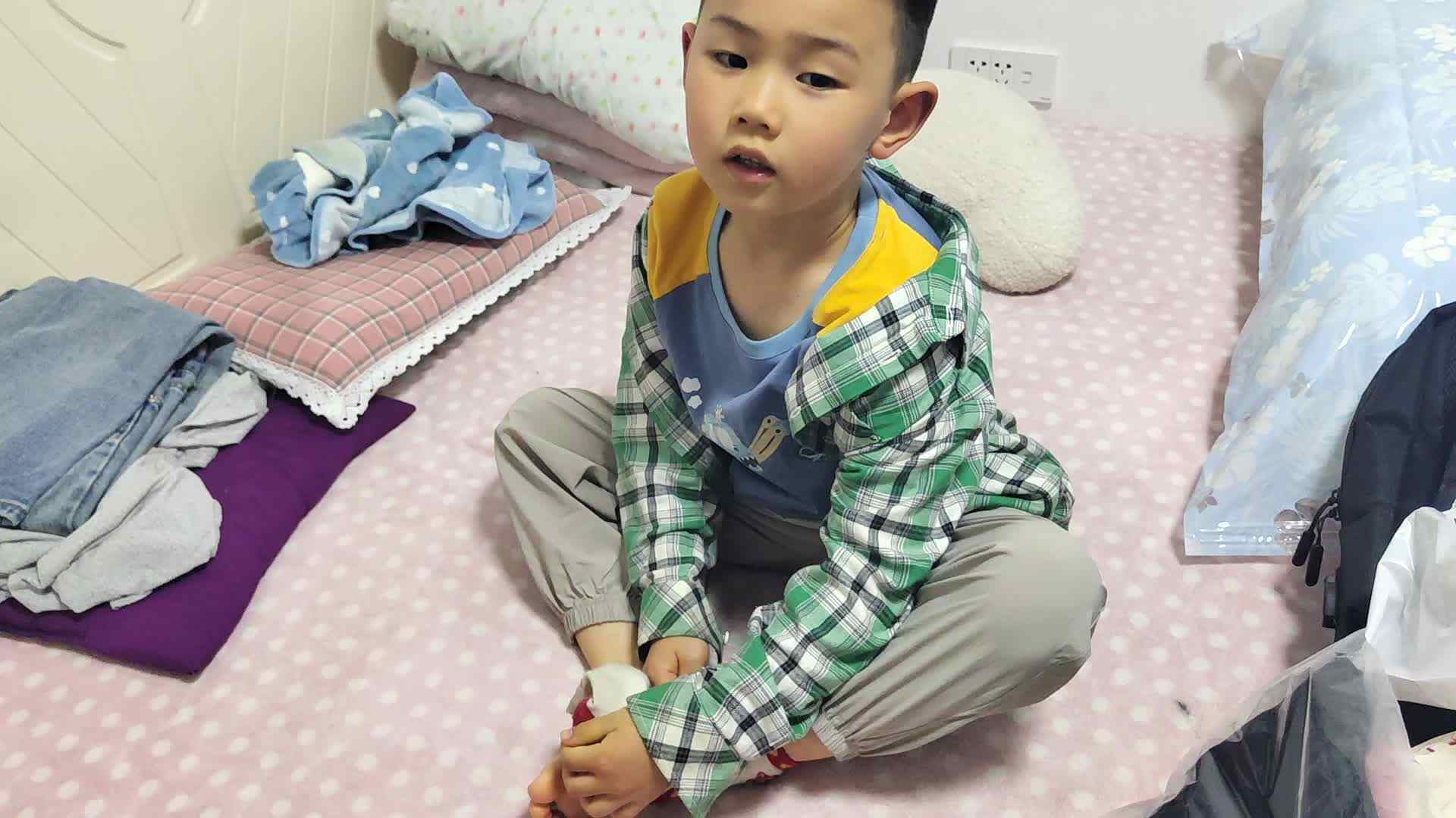 20250416大B班李锦城穿脱袜子