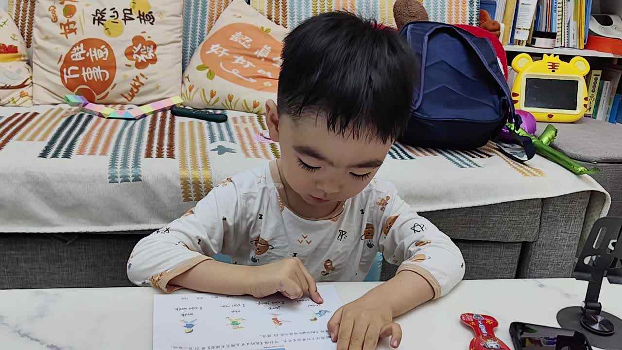 中A班蒋熠_20250530_单词朗读.mp4