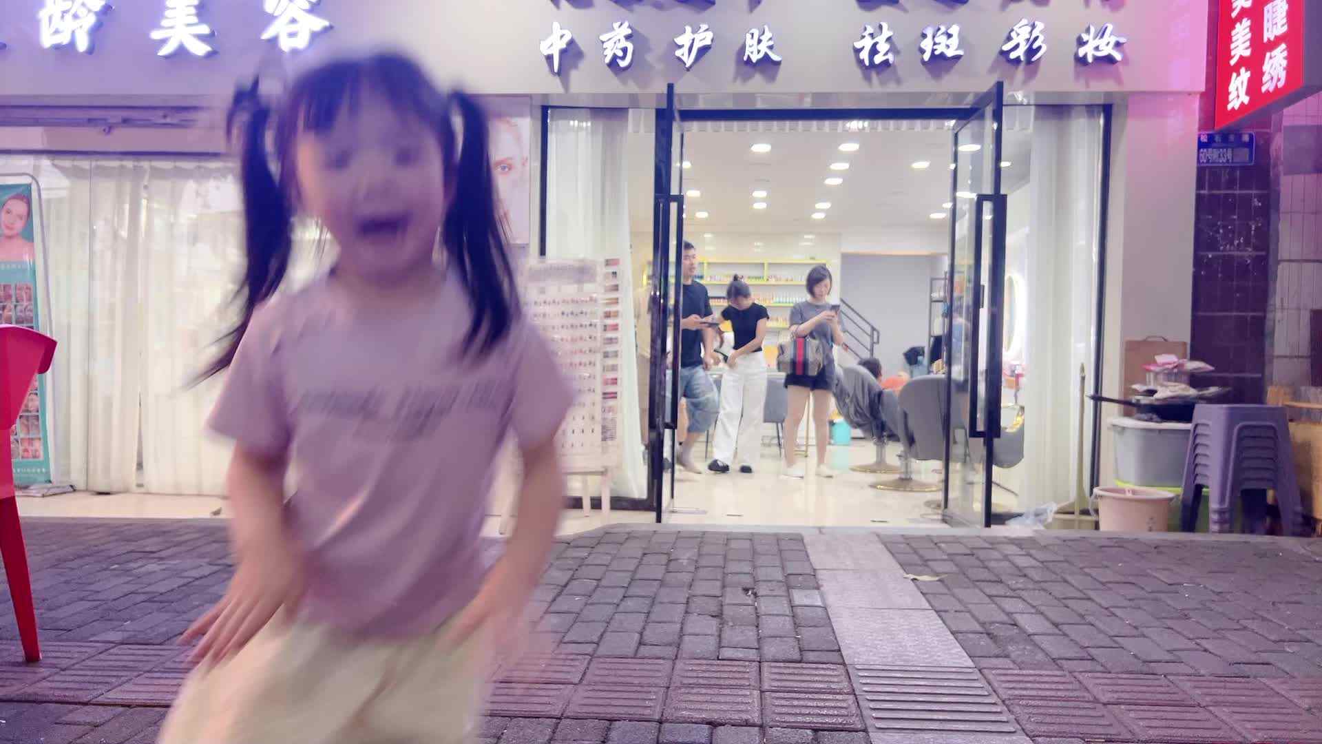 2025年5月23日中A班夏爱林～体能训练（左右跳）