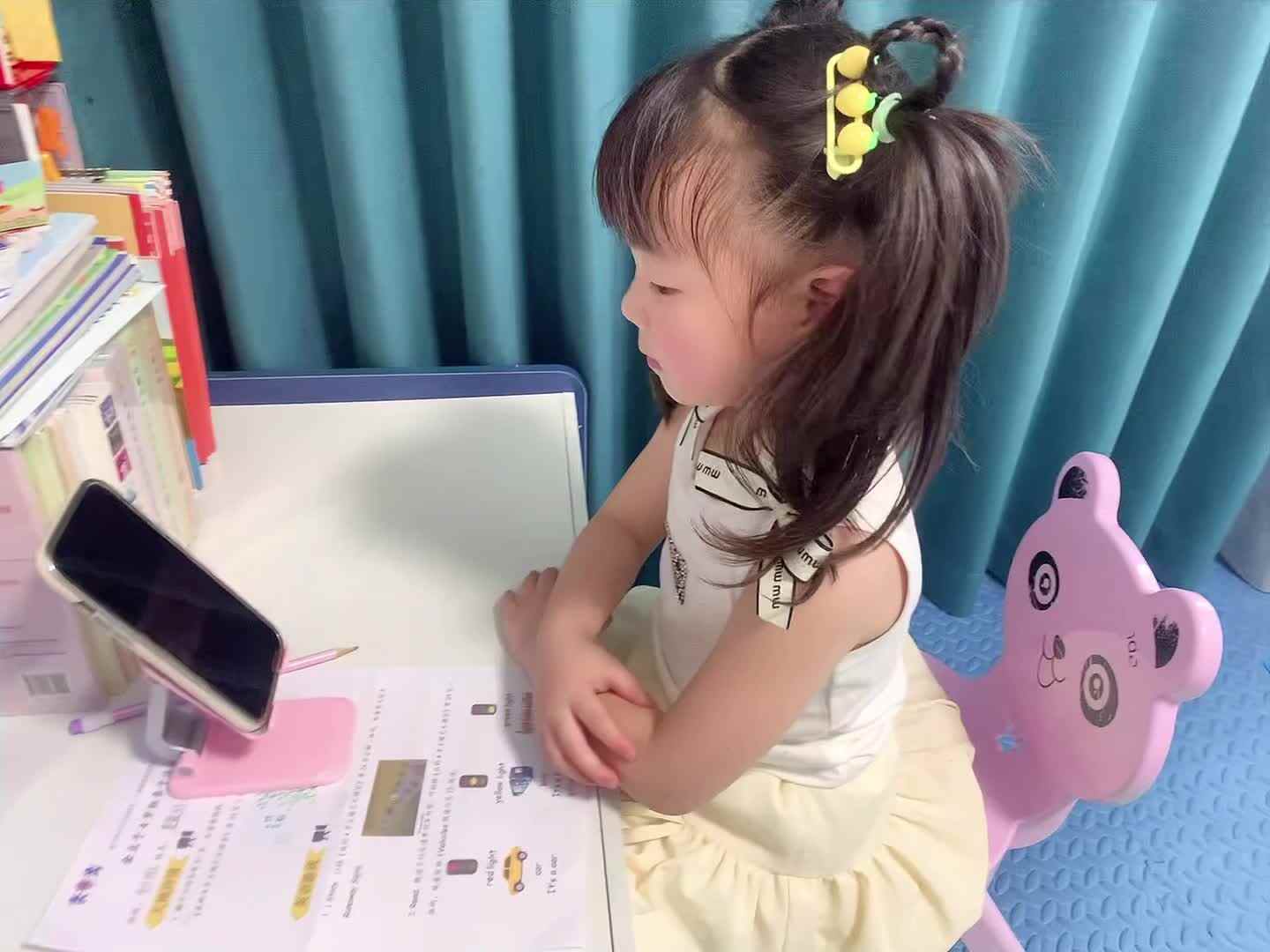 2025年5月9日中A班夏爱林～观看英语绘本