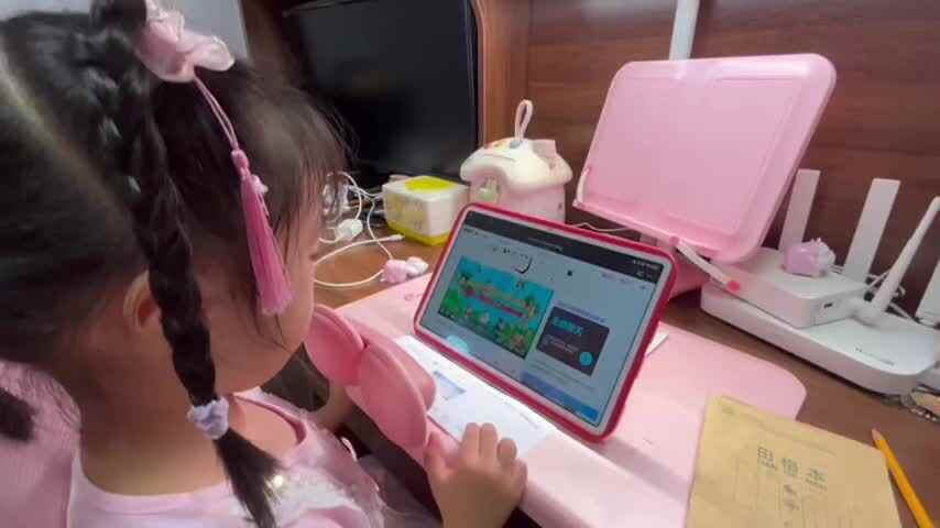 大B班李茵琪观看英语儿歌.mov