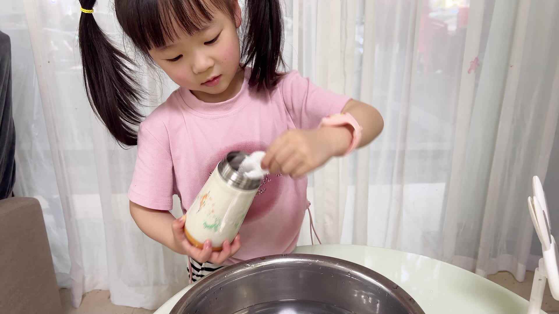 2025年5月13日中A班夏爱林～生活连衣《洗水杯》