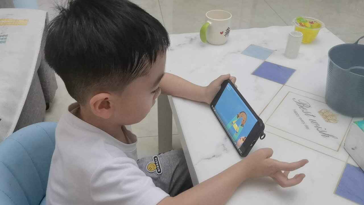 中A班蒋熠_20250526_185617_观看英语视频.mp4