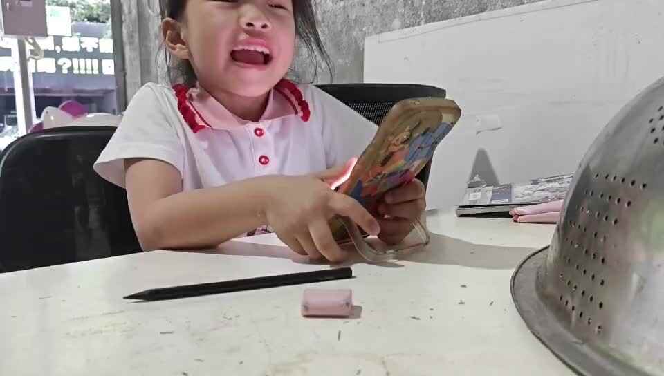 大a班唐依依观看英语视频