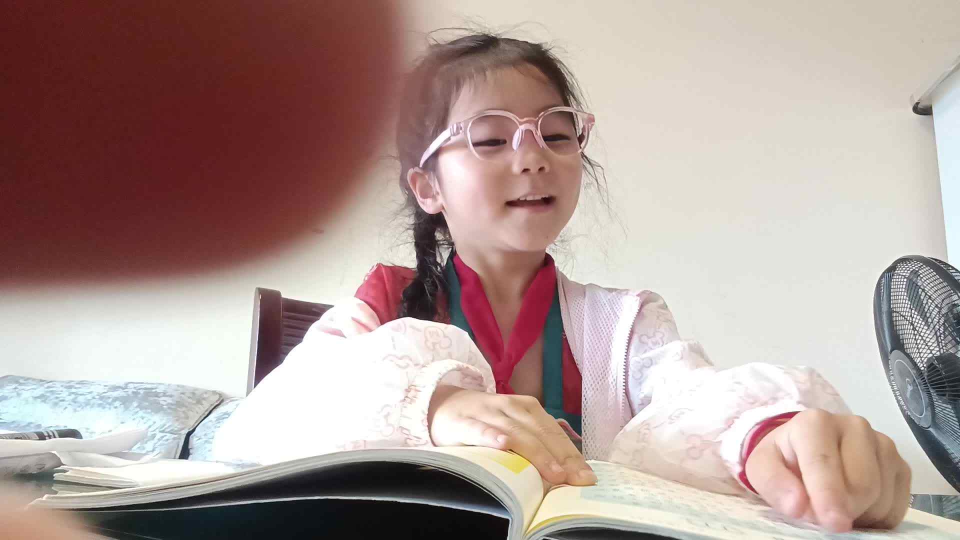 20250501学前B班任依恬指读语言书《春天的歌声》