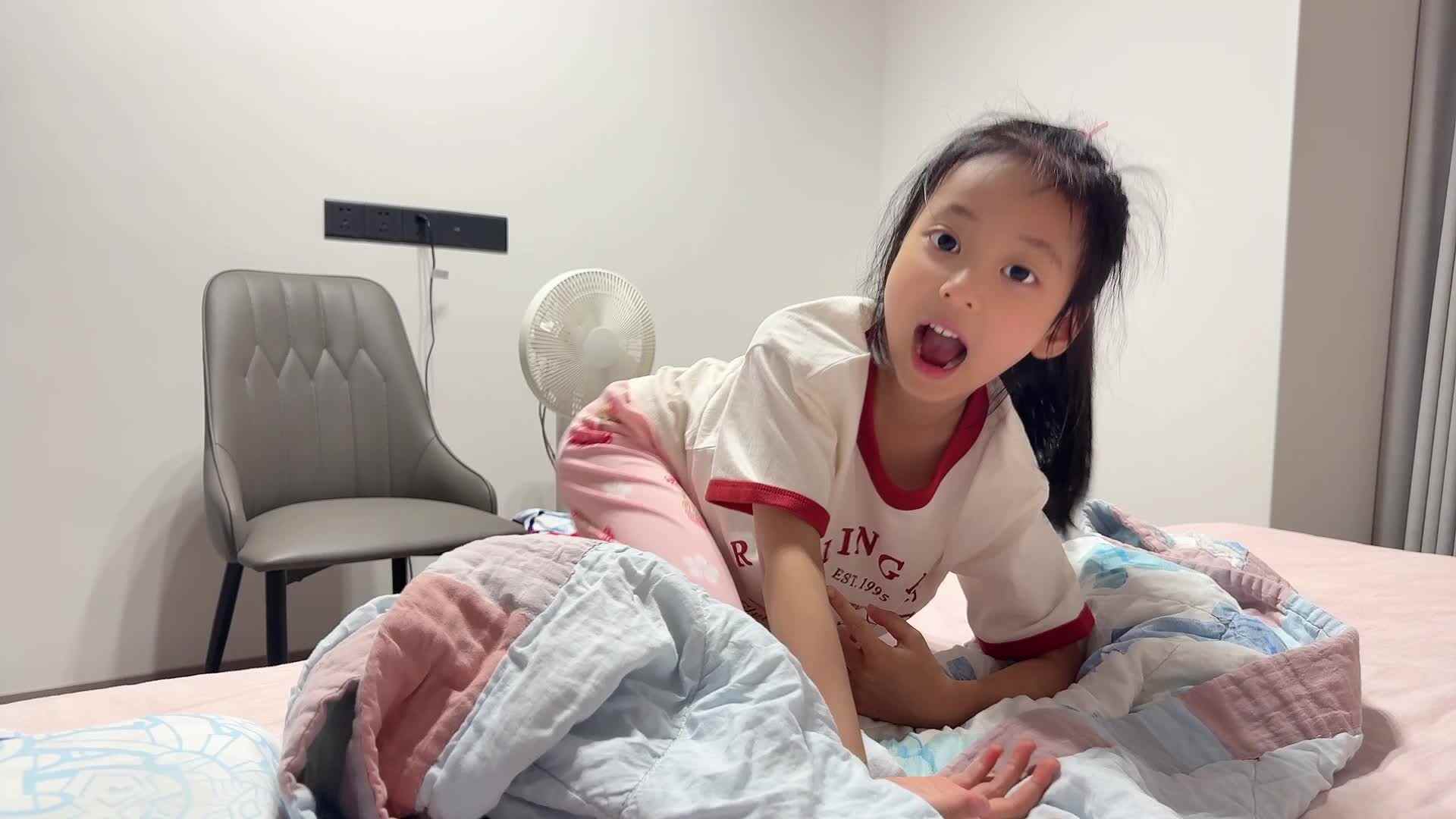 2026级B班20250526吴晨希闯关练习-叠被子.mp4