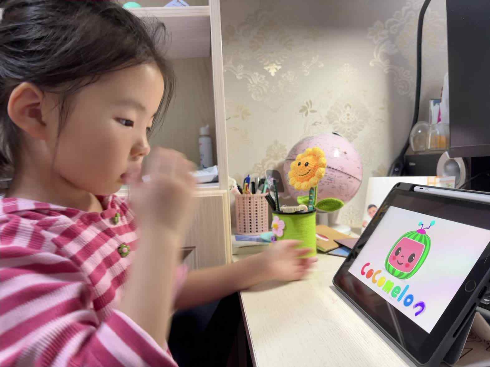 学前B班蒲依诺2025.5.7日跟唱儿歌(yes yes vegetables song ).mp4
