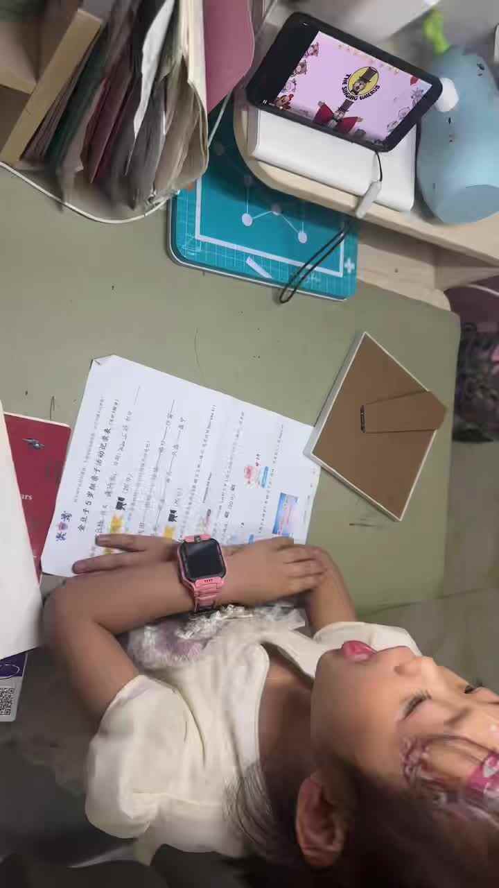 ⁣⁣⁣2025年 5月25日子大B班谭诗锜观看49页锦囊视频《Days of the week》