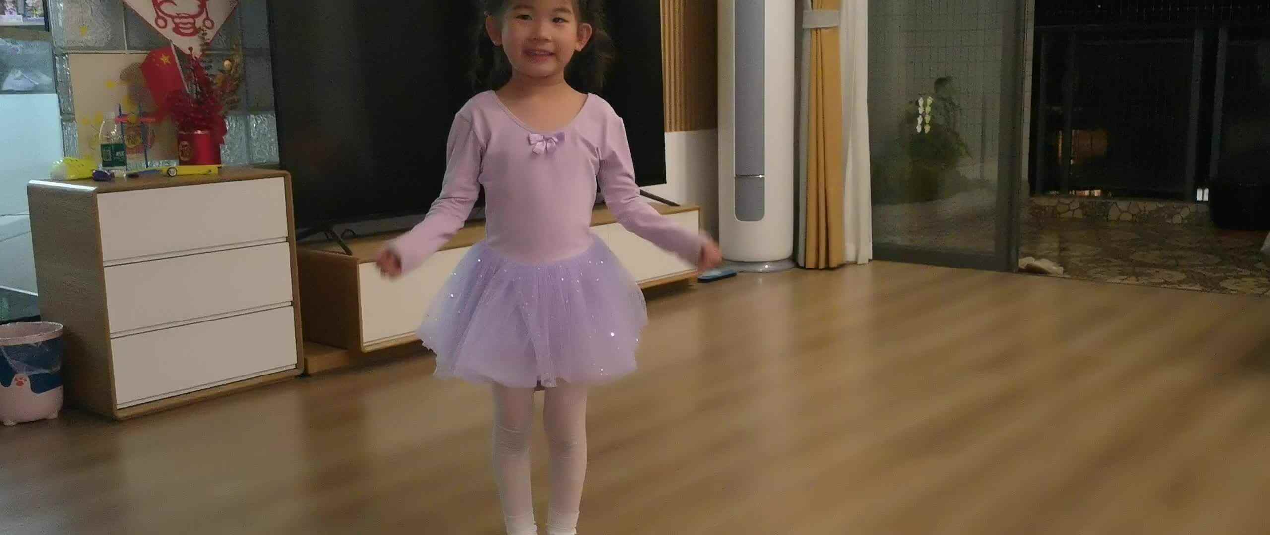 大A班许久20250507-双腿交叉跳.mp4