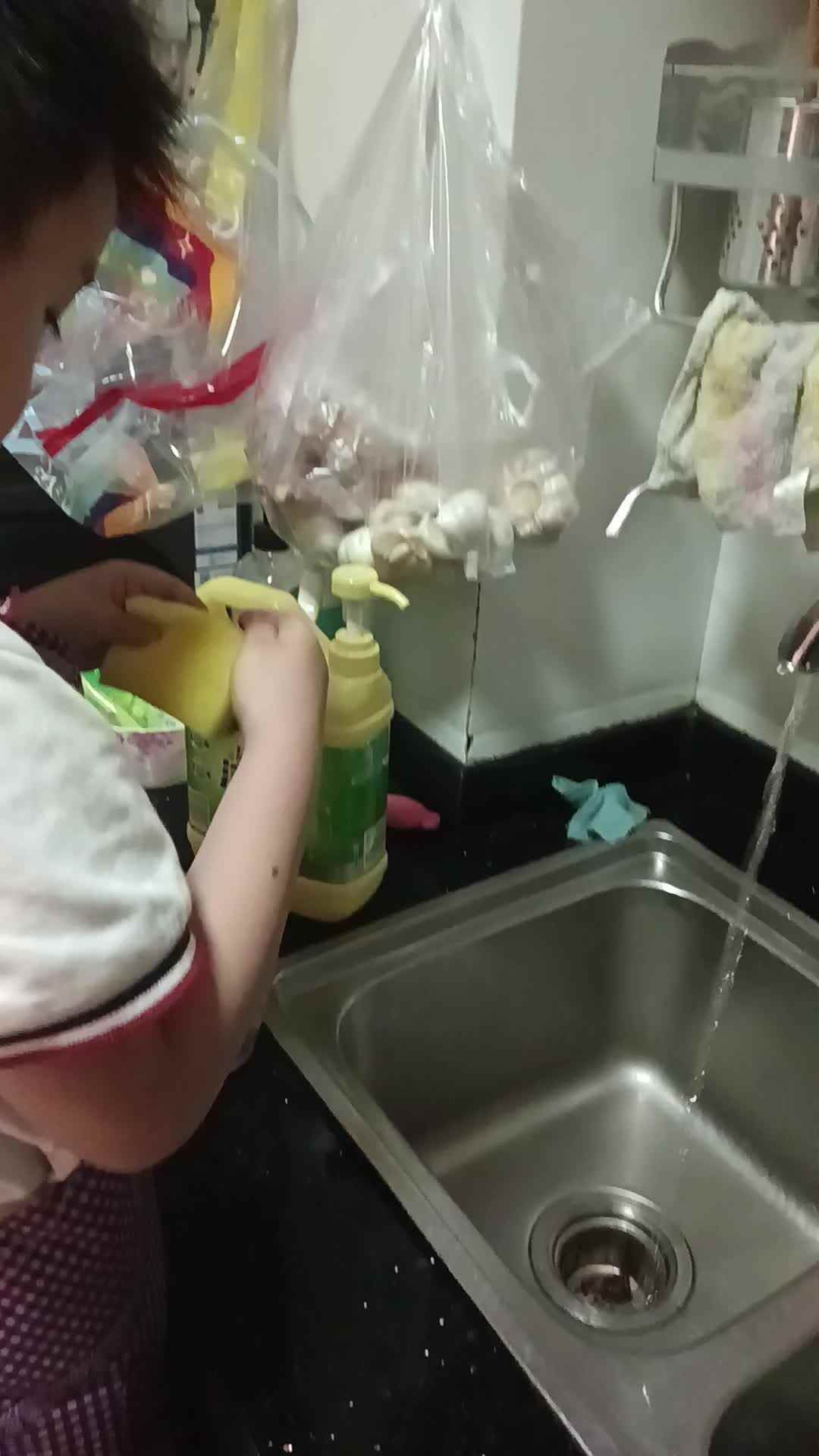 生活练习洗杯子