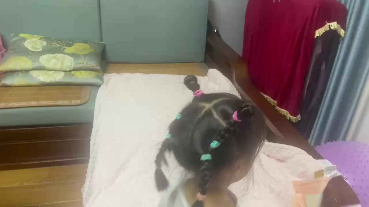 大B班李茵琪练习折叠被子