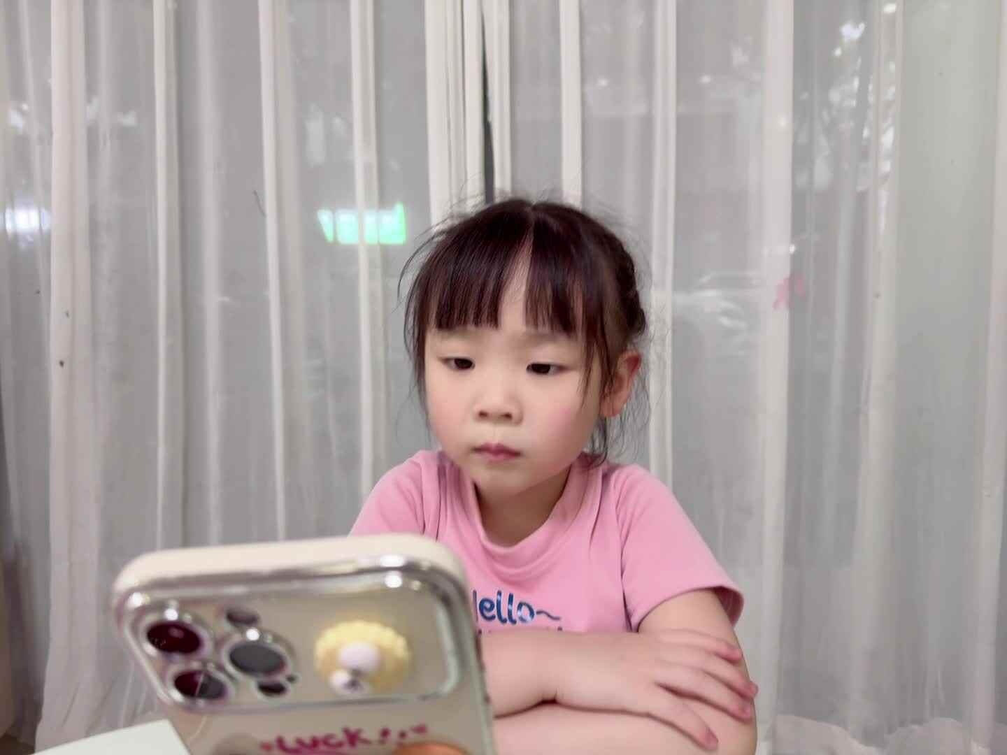 2025年5月27日中A班夏爱林～看视频（认识日和月）