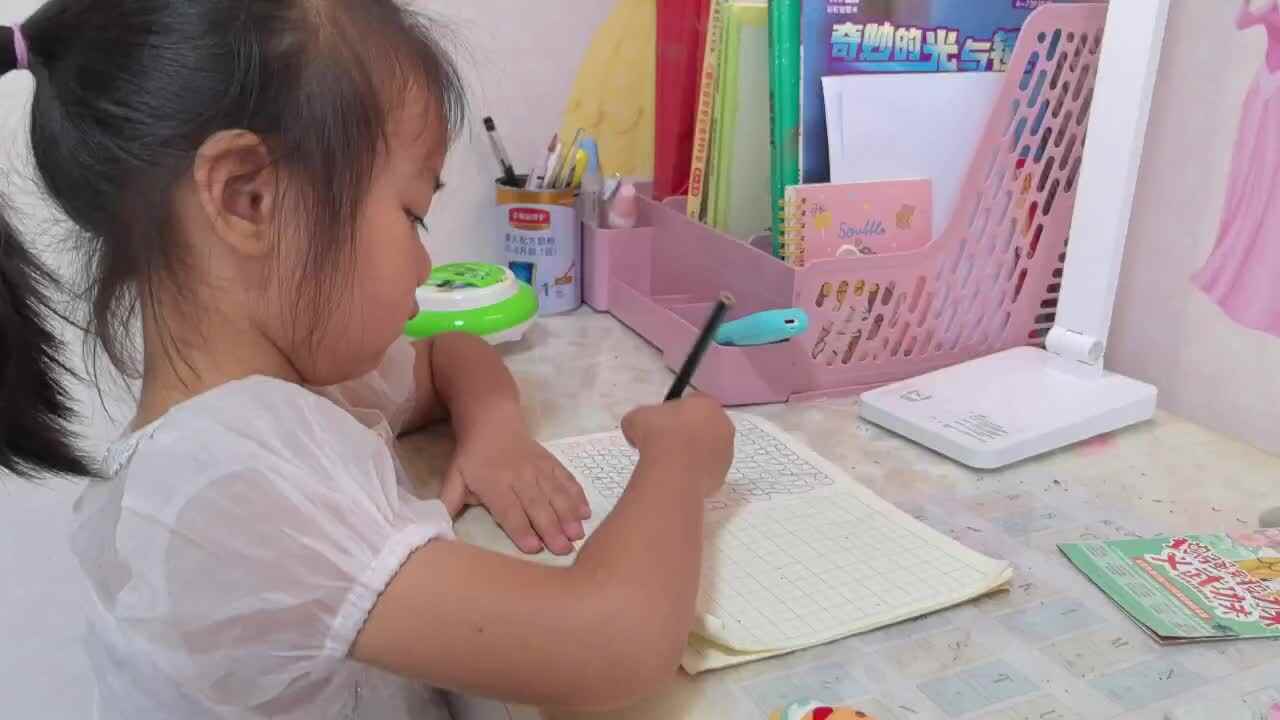 2025.6.25大A班张弦思——书写数字.mp4