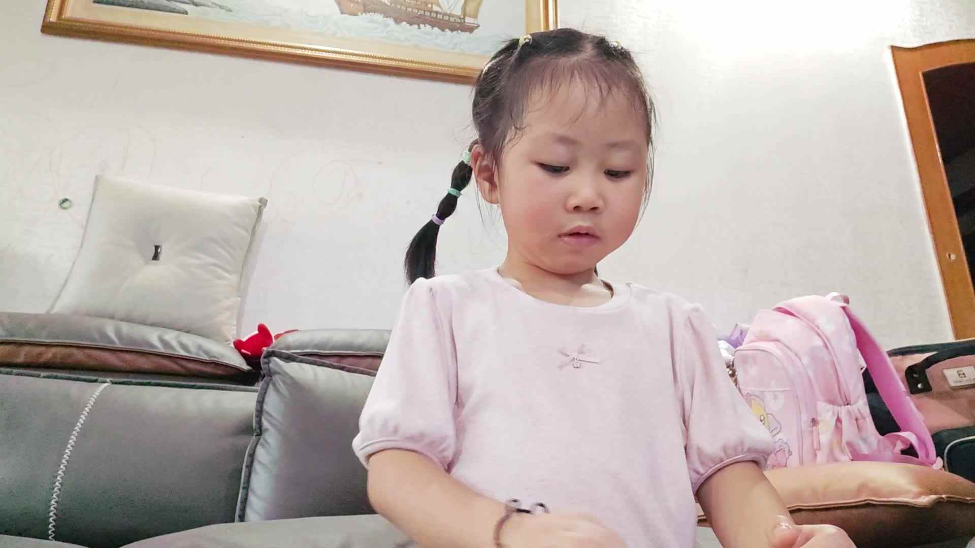 中A班2025.6.25张艺涵《铁杵磨成针》.mp4