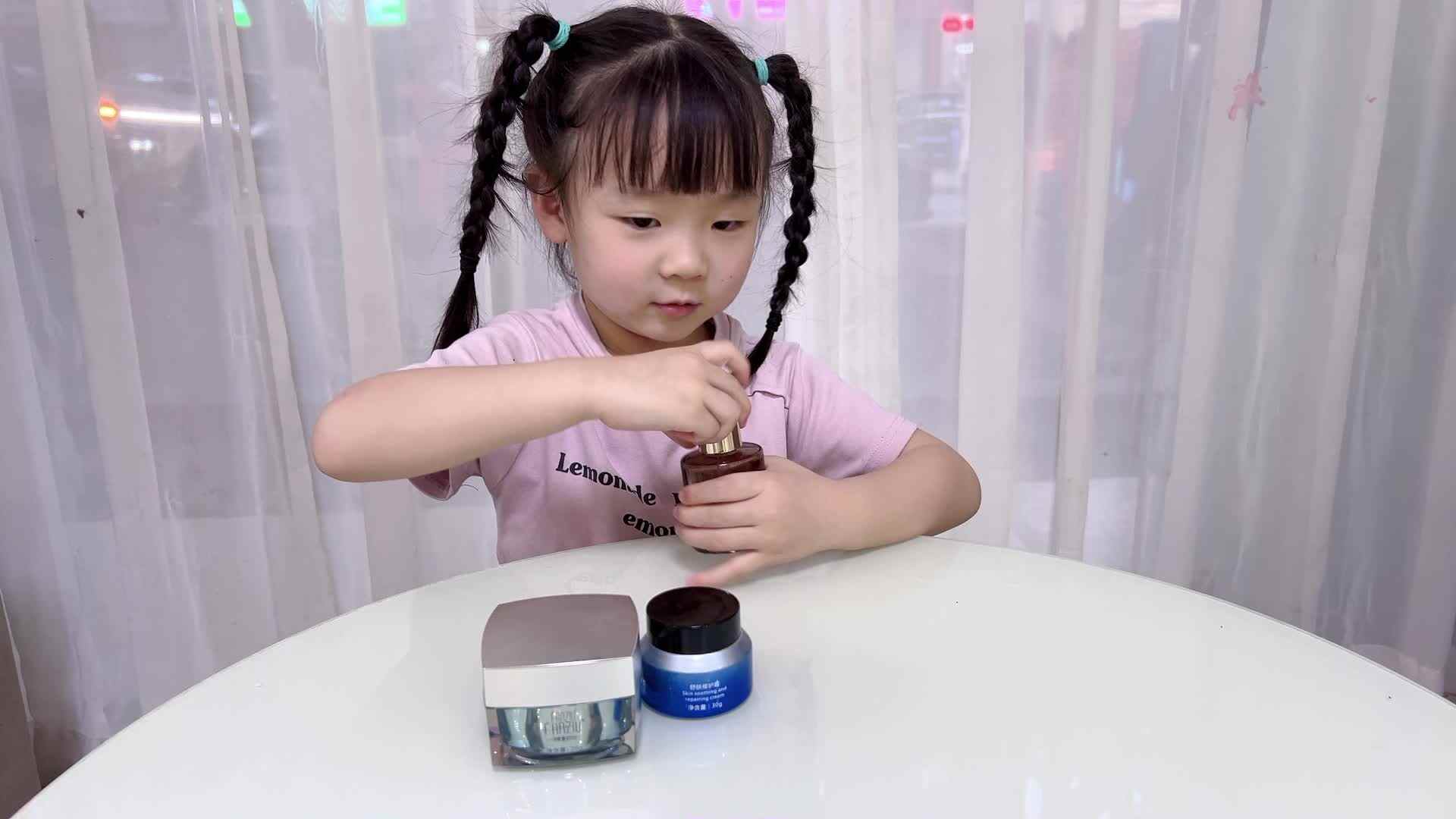2025年6月11日中A班夏爱林～生活练习（拎瓶盖）