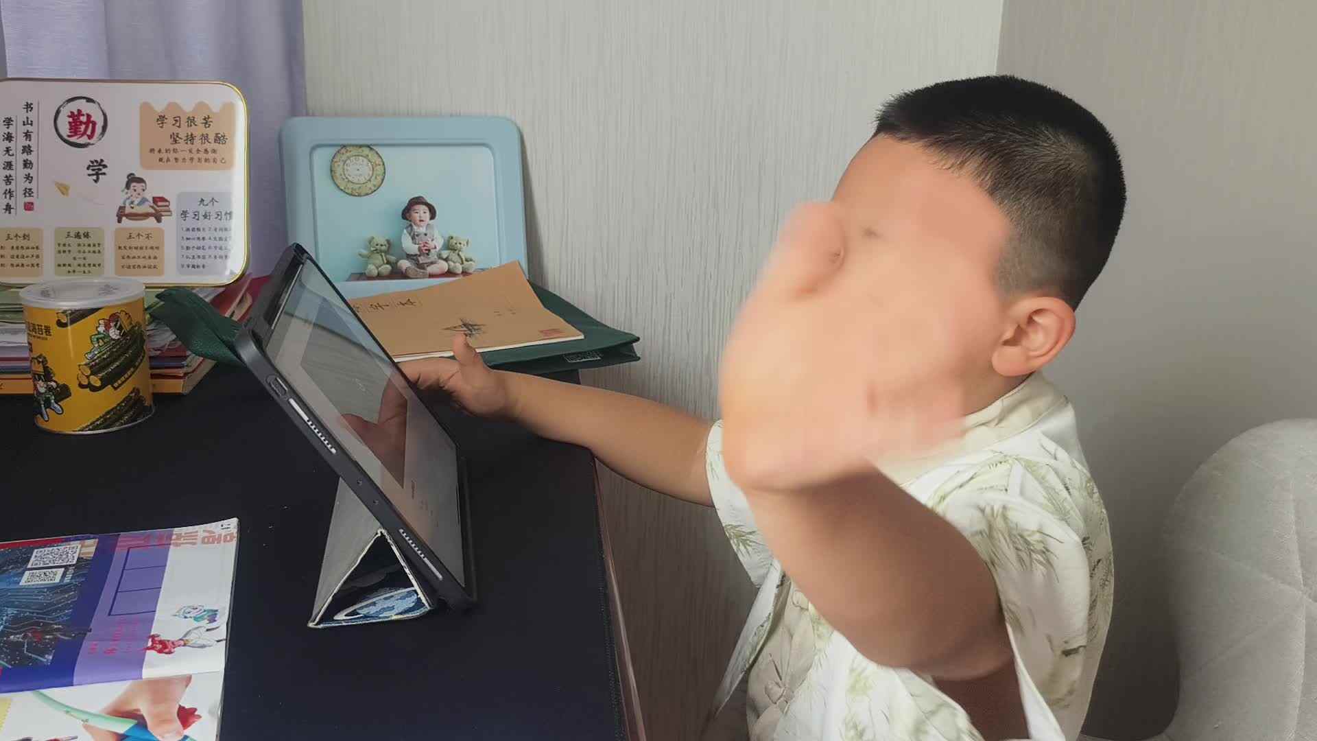 20250608大B班赵芃栎完成《Months朗读示范》