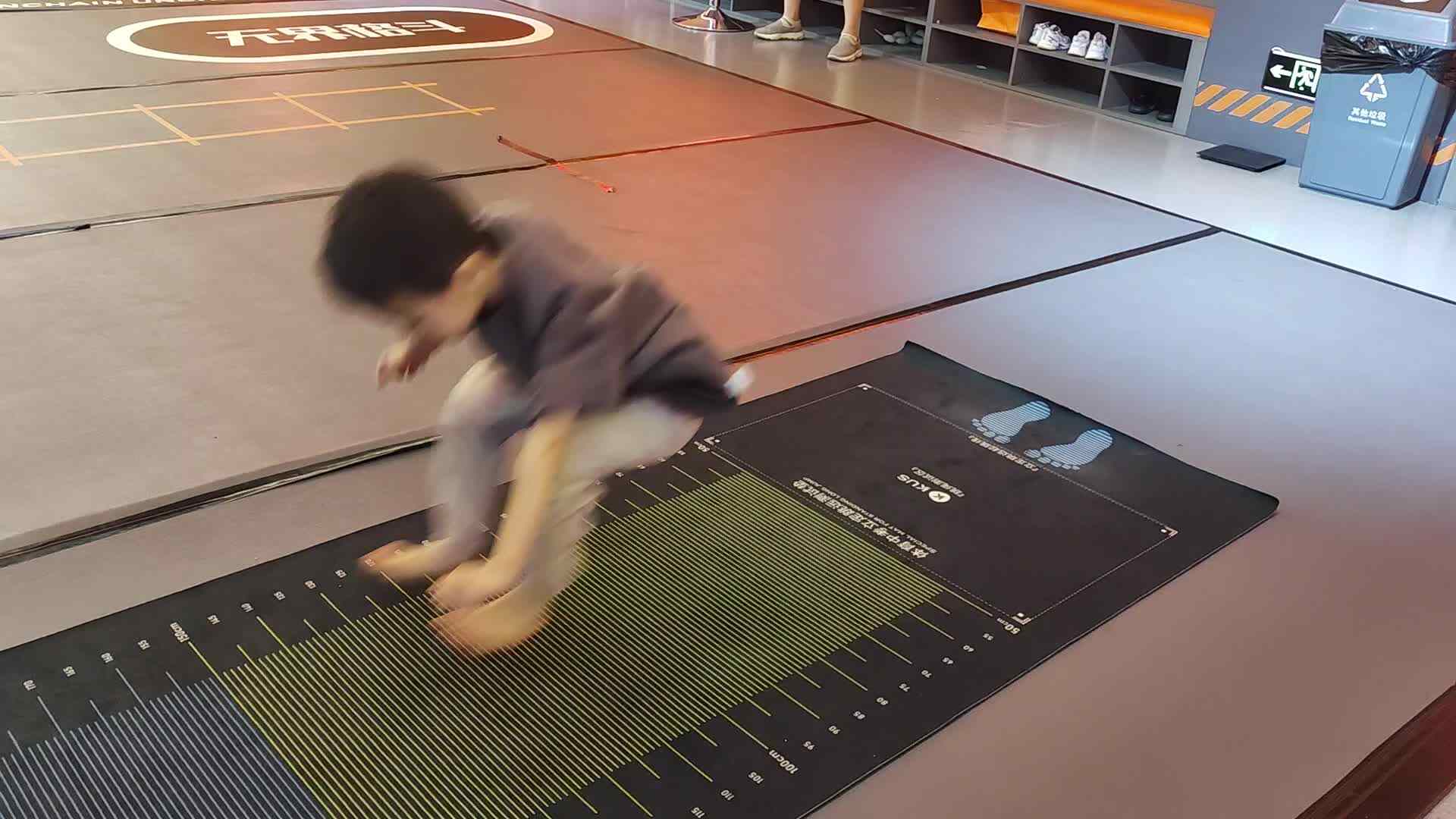 大b班刘倬宇跳远20250605.mp4