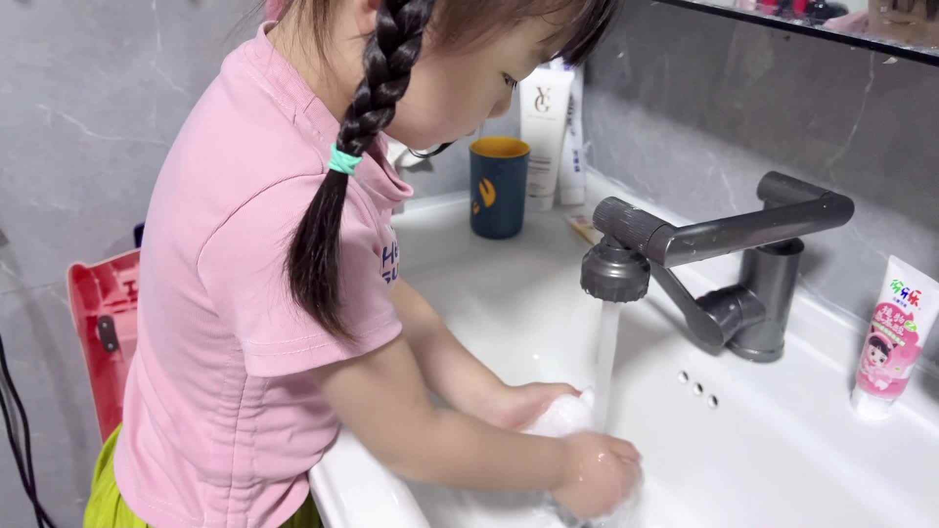 2025年6月24日中A班夏爱林～练习链子（洗脸）