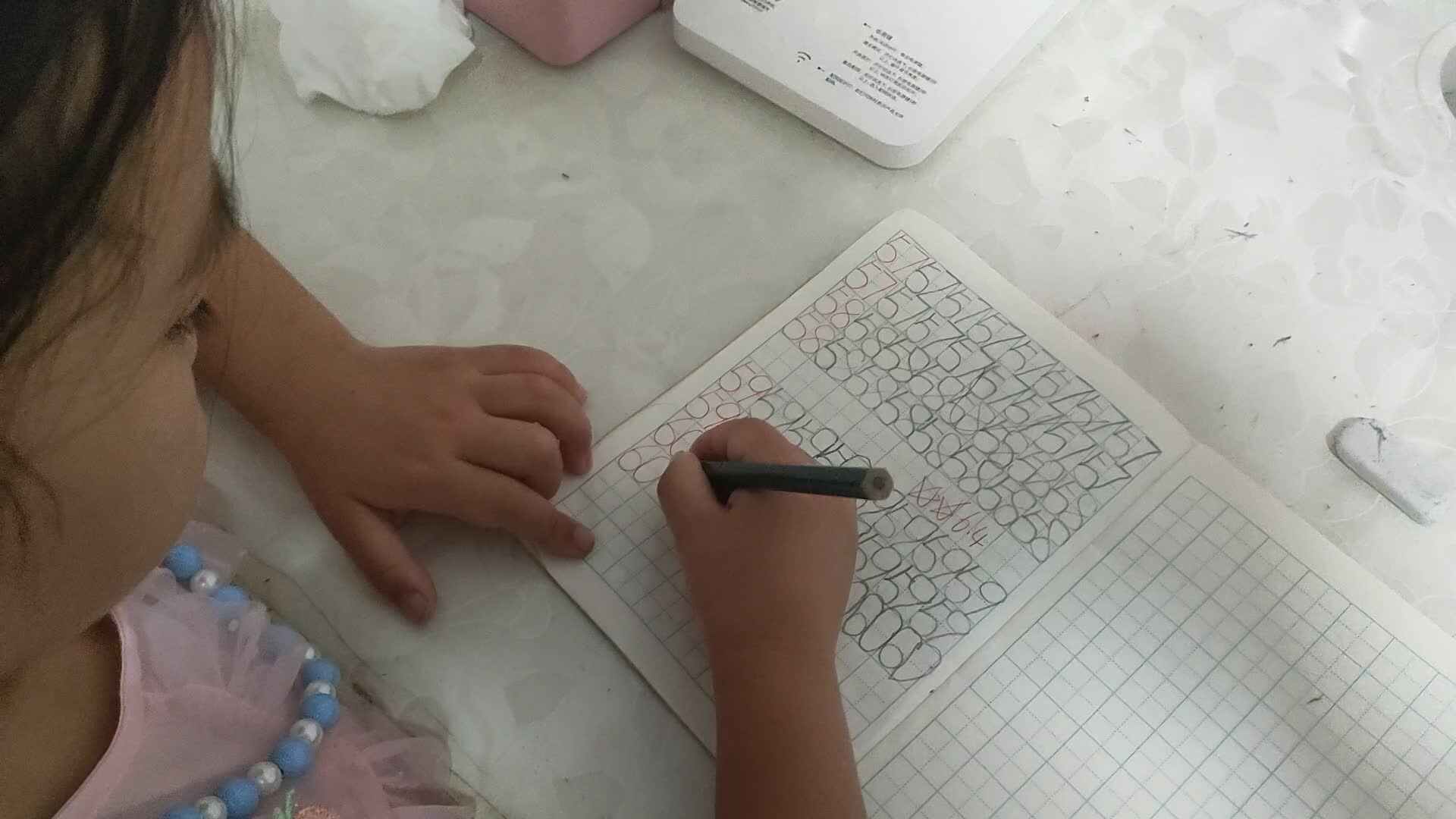⁣2025.6.4大A班张弦思―书写数字59 60.mp4