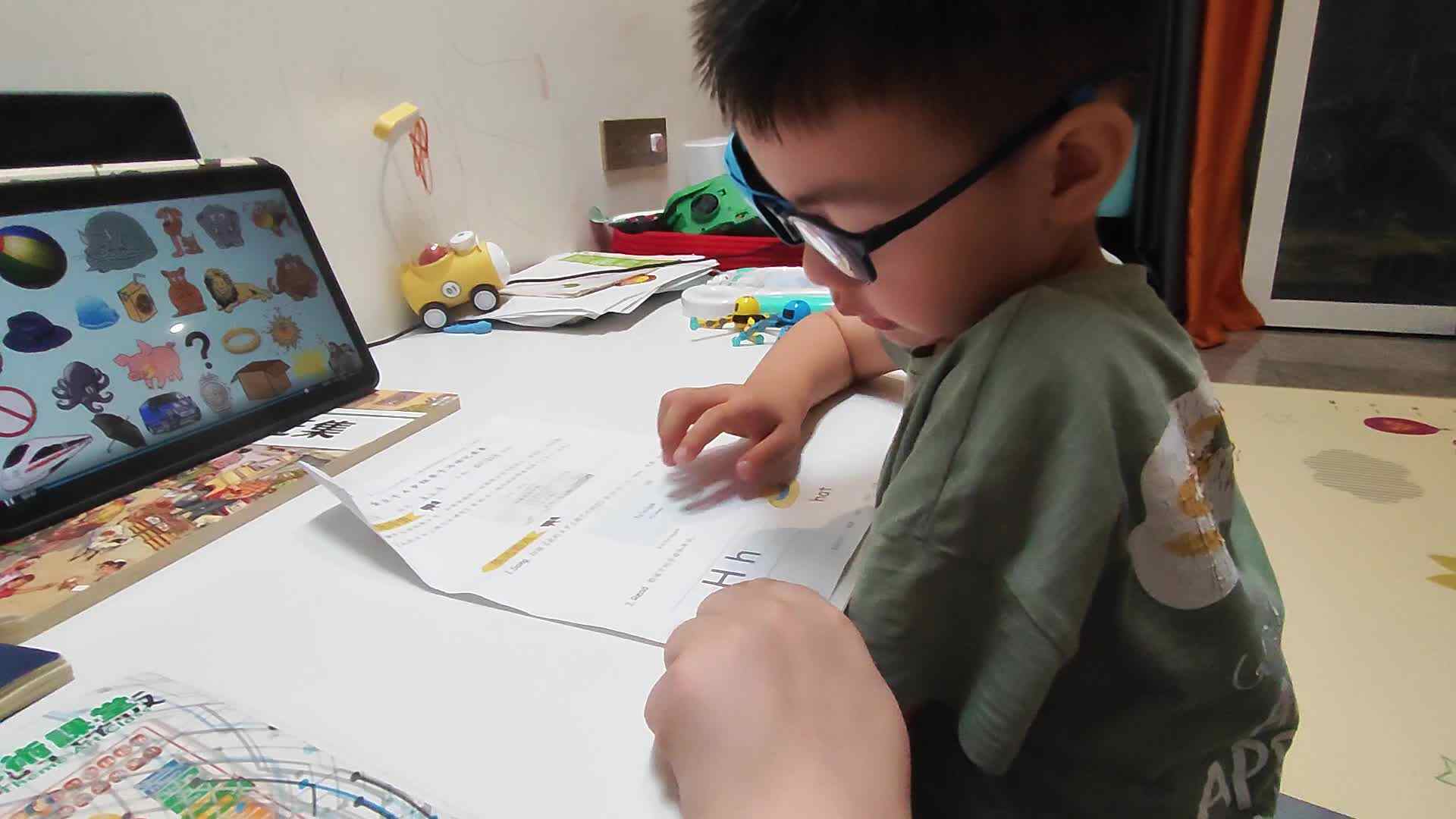 20250608中班云泽_帽子单词阅读