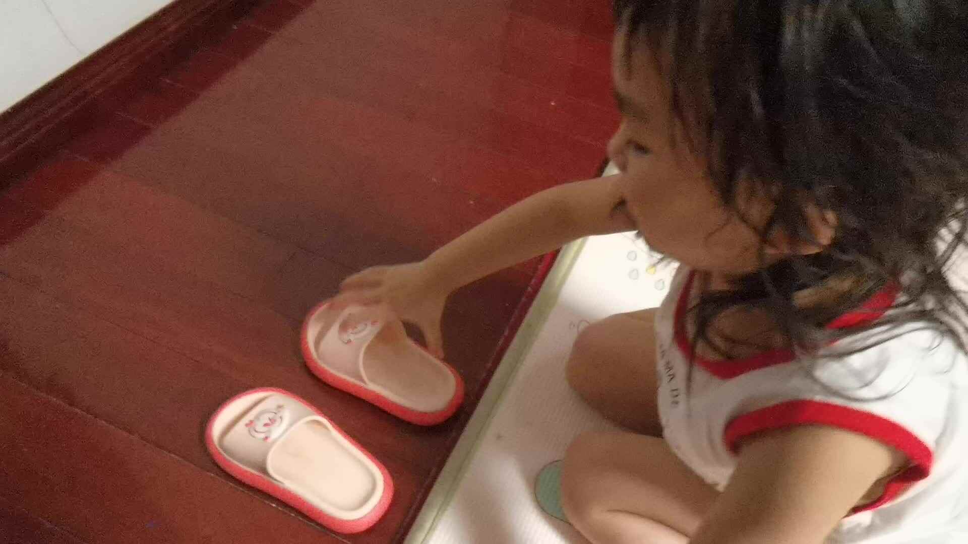 2025.7.8马司雨分辨鞋子的左右
