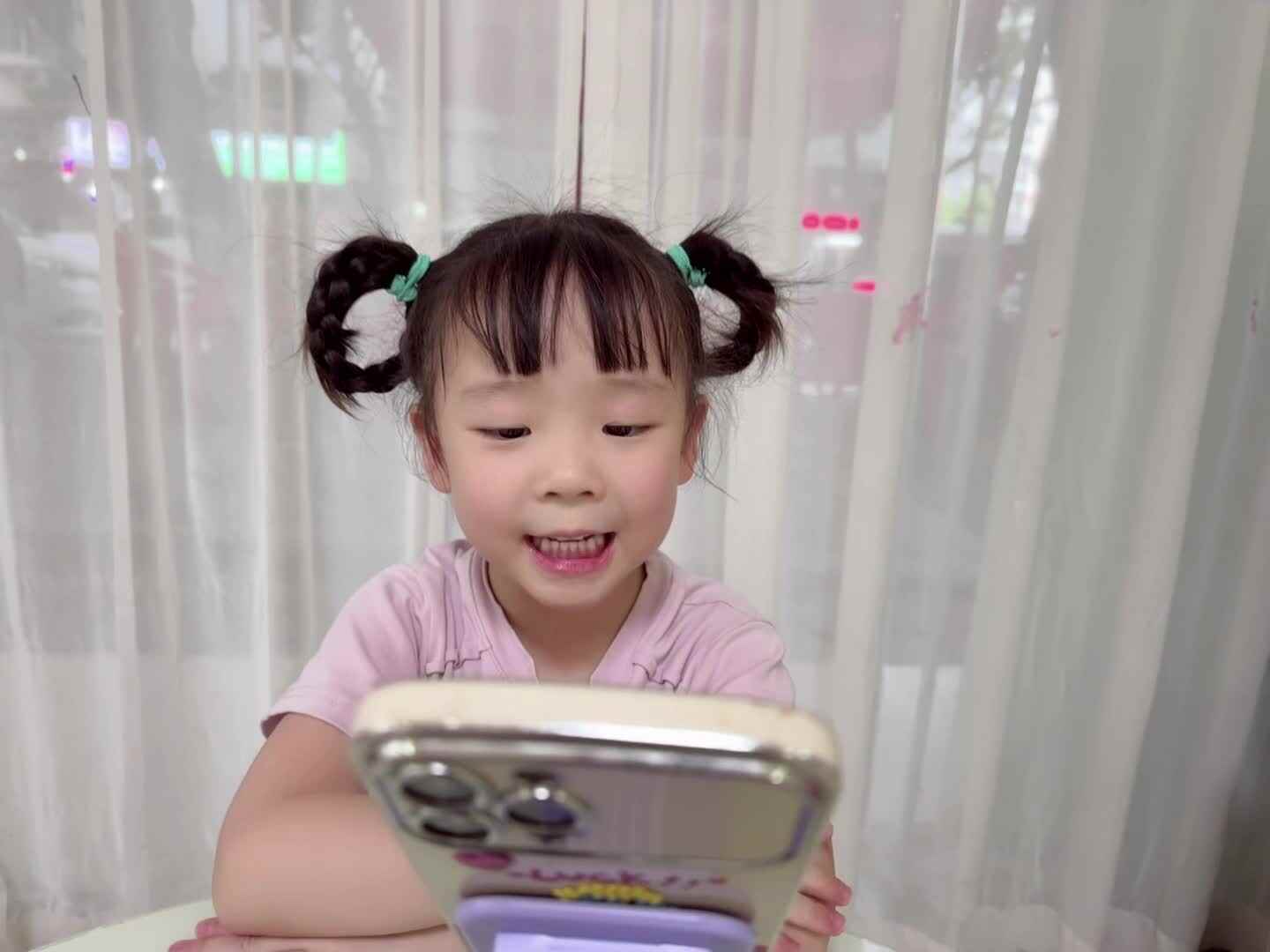 2025年7月11日中A班夏爱林～观看英语视频