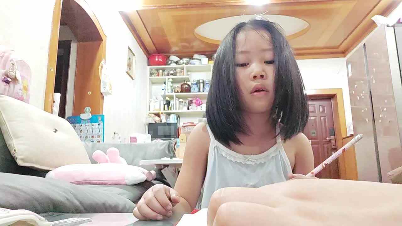 学前A班2025.9.16张艺涵-练习单.mp4