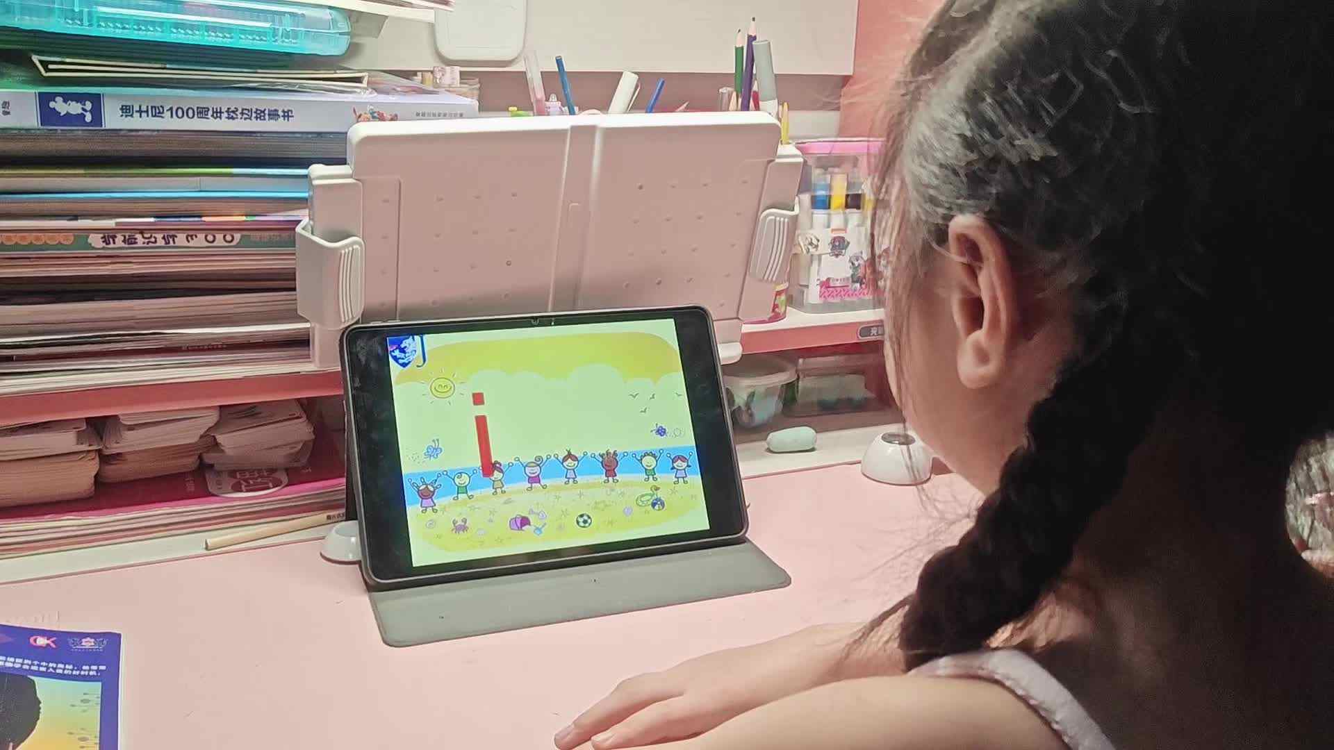 学A李思锦：拼音视频/语言书/立定跳远
