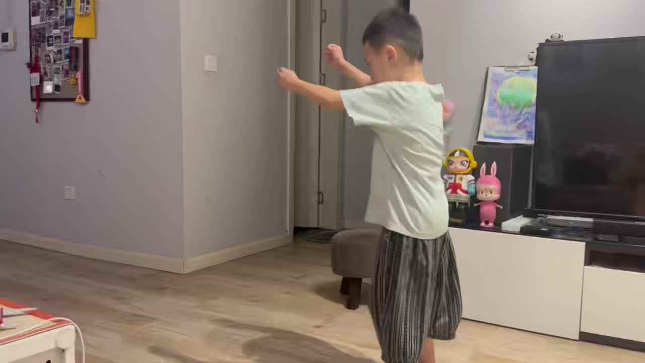 ⁣⁣2025.9.17学前B班王千与 立定跳远