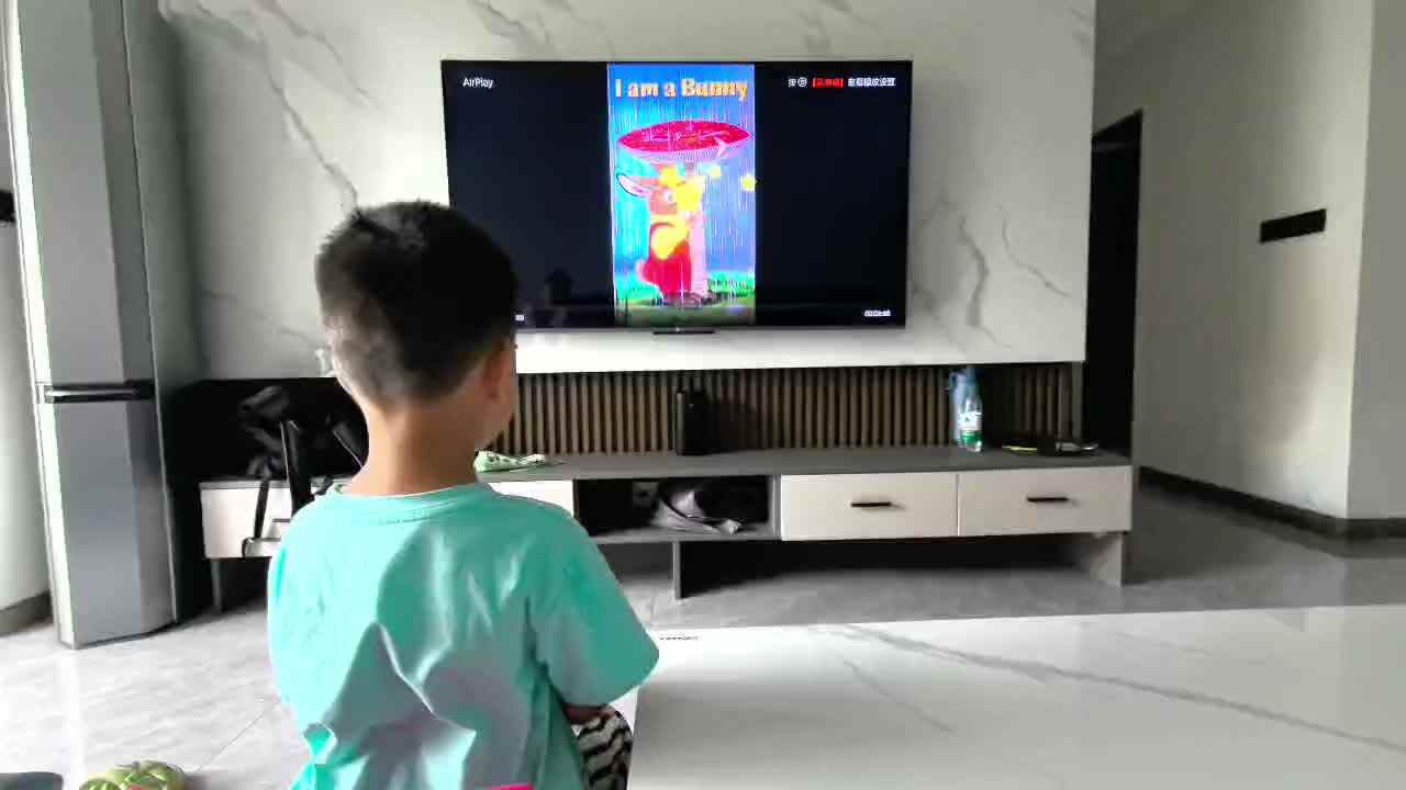 ⁣学B班吕子垚观看英文绘本（I am a Bunny）2025.9.12