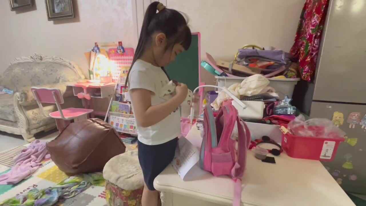 ⁣学前B班舒琳芯收拾书包