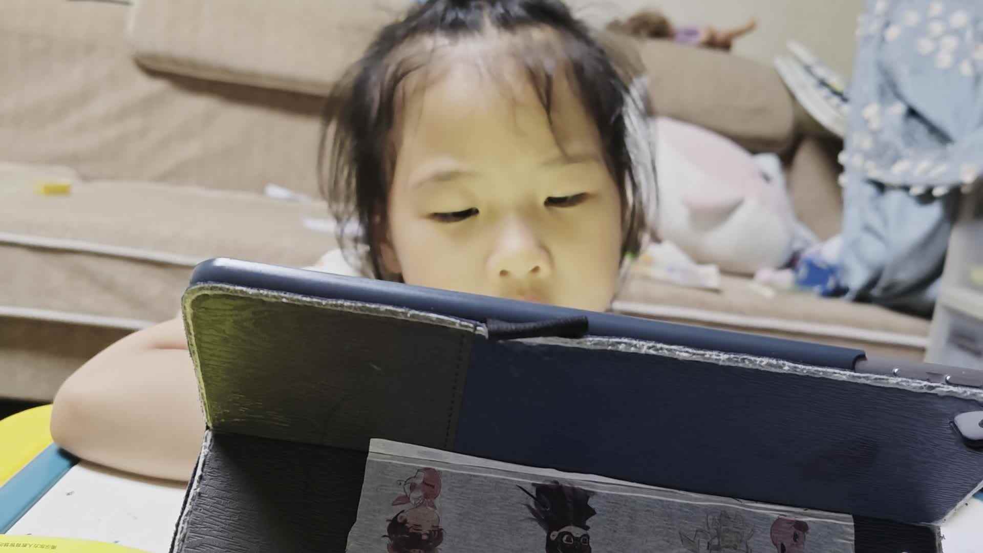 20250916学A于陈昱观看《单韵母i》.mp4