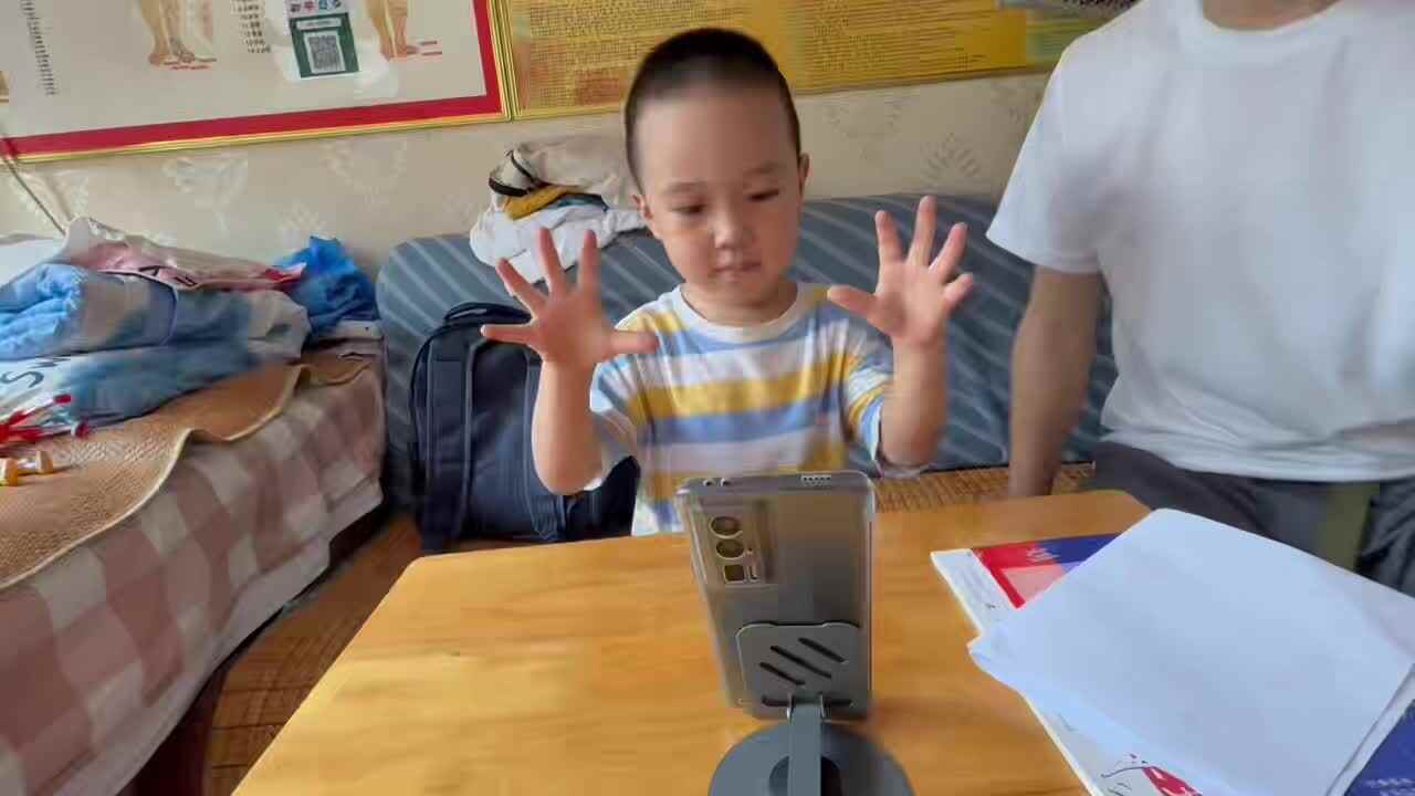 2025.9.18  《国旗国旗真美丽》手势舞