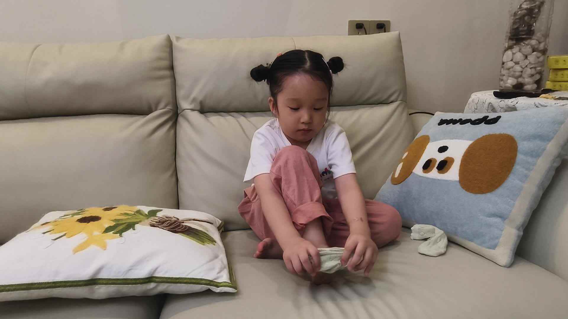 大A班+陈苏妍+2025.9.22《我会自己穿袜子》