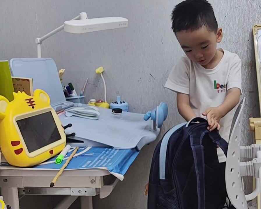 大A班蒋熠_20250908_整理书包.mp4